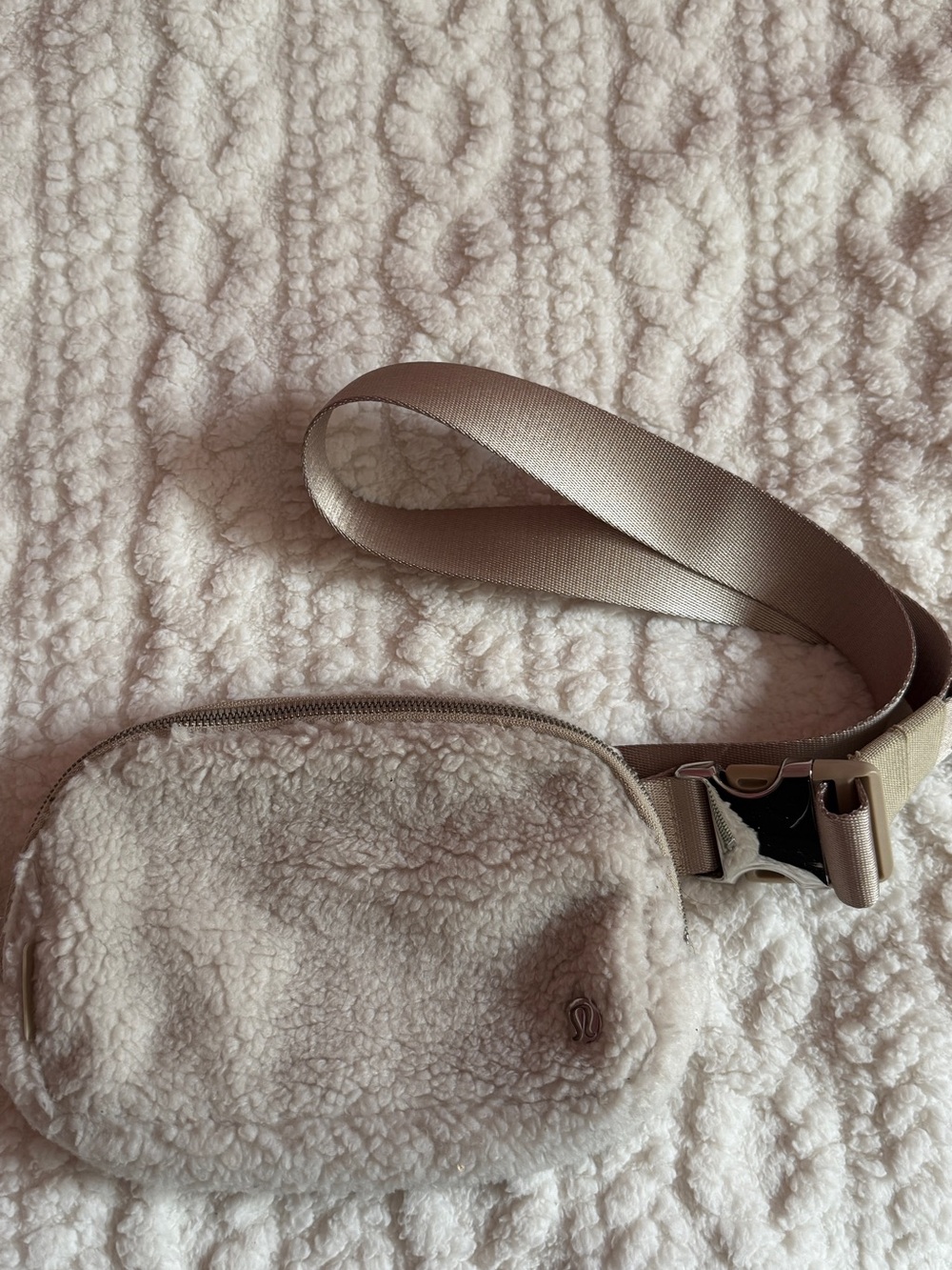 lululemon athletica Sherpa Belt Bag in Cream